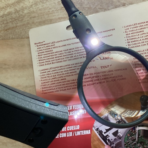 LED Lighted Flexible Neck Magnifier - Picture 10 of 10